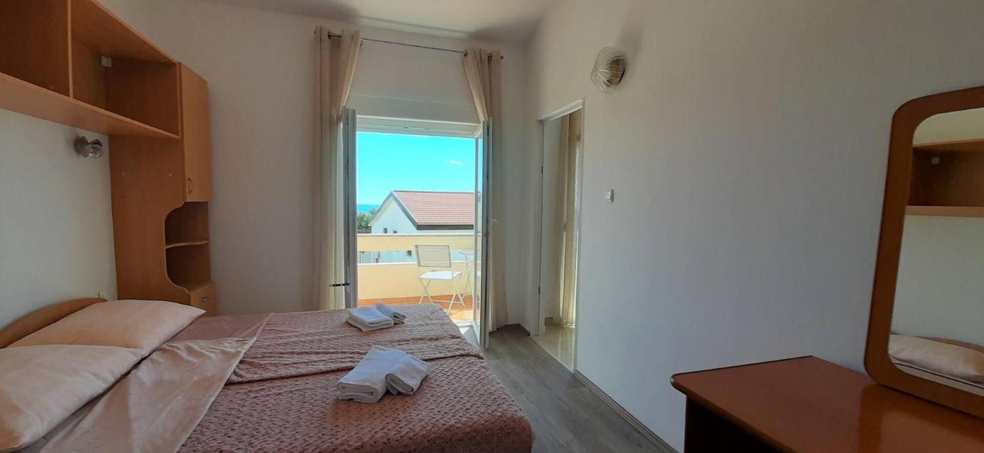 Guest House Helena Close To Beach Крк Экстерьер фото